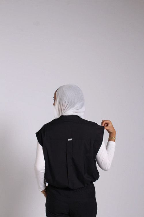 Black tuana scrub